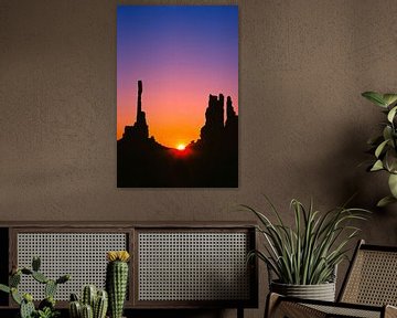 Zonsopkomst bij totempaal in Monument Valley