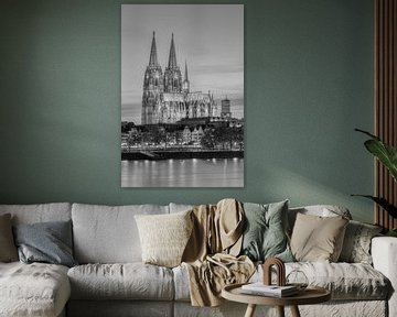 The Cologne Cathedral in the evening black and white