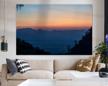 zonsondergang over de bergen by Marcel Derweduwen