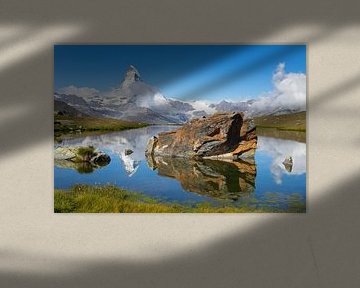 Spigelung des Matterhorns im Stellisee von Menno Boermans