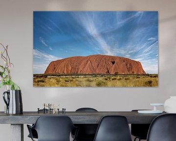 Uluṟu oder Ayers Rock ist eine riesige Felsformation, die etwa in der Mitte Australiens liegt.