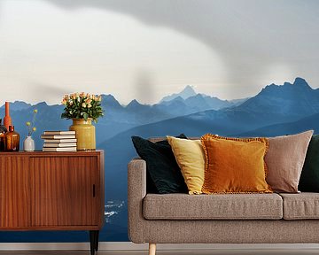 Blaue Berge bei Sonnenuntergang