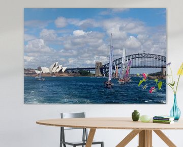 Sydney skyline met het Opera house en Sydney harbor bridge.