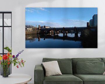 Brug over Clyde rivier in Glasgow, Schotland van Deborah Blanc