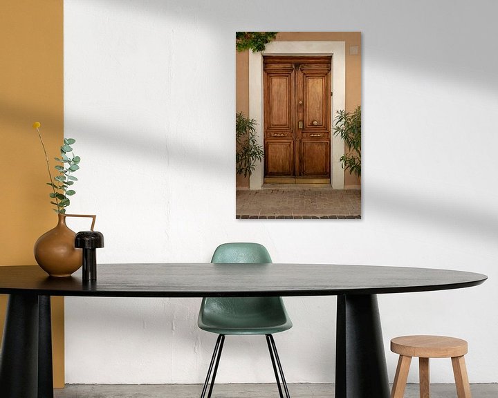 Sfeerimpressie: Houten deur in Cassis van Joran Maaswinkel