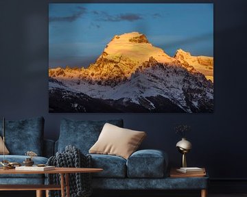 Paysage de montagne avec des glaciers au lever du soleil sur Chris Stenger