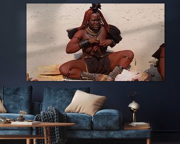 Himba vrouw van Erna Haarsma-Hoogterp