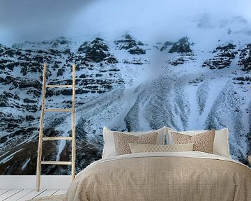 Berg met sneeuw IJsland van Jo Pixel