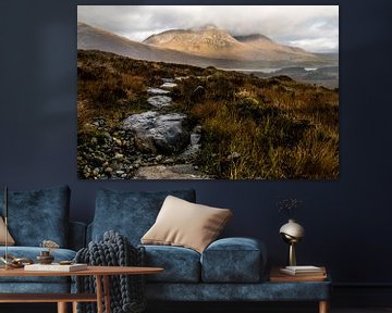 Landschapsfoto van Beinn na Caillich, vanaf Bla Bheinn trail, Isle of Skye, Highlands, Schotland van Paul van Putten