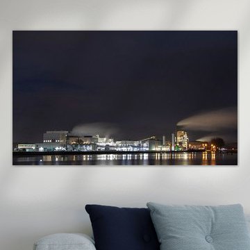 Industrie Veendam bei Nacht.