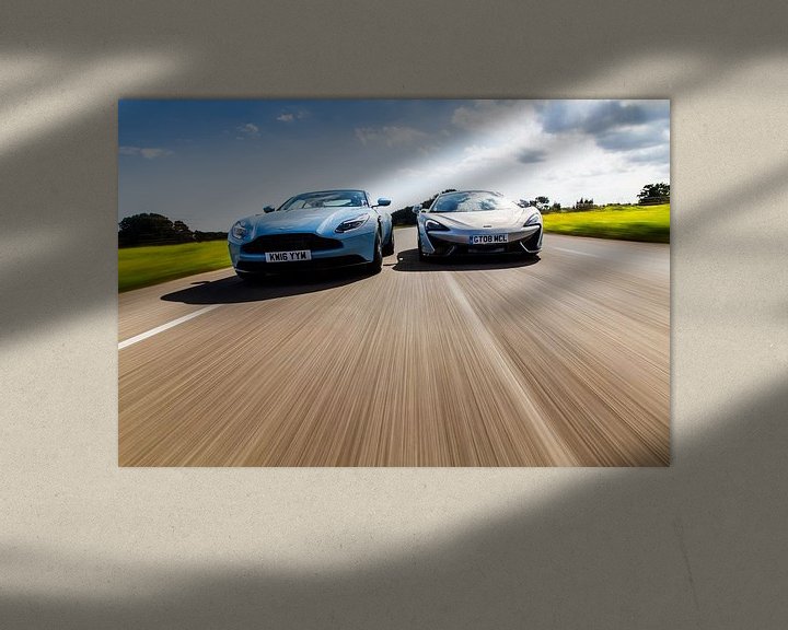 Sfeerimpressie: Mclaren 570GT vs Aston Martin DB11 van Martijn Bravenboer
