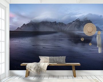 Stokksnes IJsland by Luc Buthker