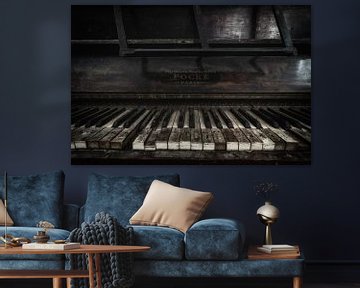 Een oude piano van Steven Dijkshoorn