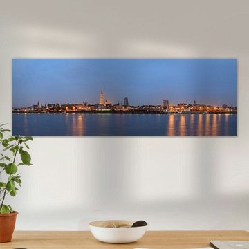 Antwerpen-Panorama in der blauen Stunde von Dennis van de Water