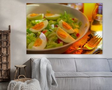 Frischer Salat mit einer Essig-Öl-Knoblauch-Honig-Vinaigrette van Dagmar Marina