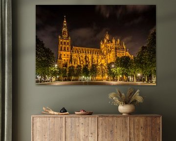 La cathédrale Saint-Jean à 's-Hertogenbosch la nuit. sur Ad Van Koppen Fotografie