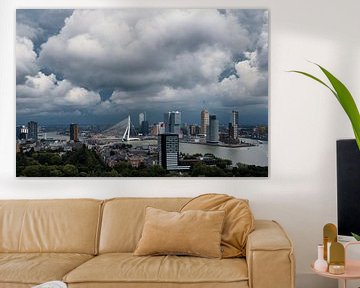 Wolken boven de stad | Rotterdam van Menno Verheij / #roffalove