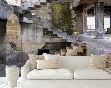 Verlassene Treppe von Escher. von Roman Robroek – Fotos verlassener Gebäude