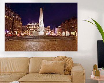 Monument op de Dam in Amsterdam bij nacht van Eye on You