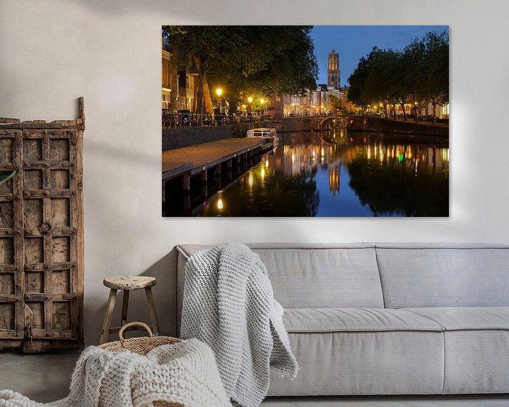 Sfeerimpressie: Zicht op Zandbrug en Oudegracht vanaf de Bemuurde Weerd in Utrecht  (4) van Donker Utrecht