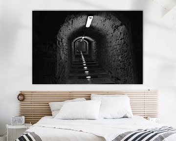 Een verlichte ondergrondse tunnel van Marije van der Vies