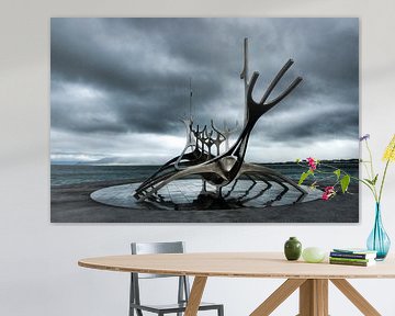 Solfar, eine stilistische Darstellung eines Wikinger-Bootes in Island von Gerry van Roosmalen