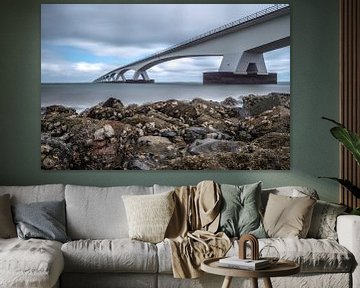 De Zeelandbrug bij laag water, Eb in de Oosterschelde van Gerry van Roosmalen