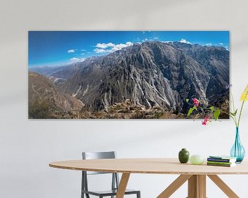 Eindrucksvolles Panorama der Colca-Schlucht, Peru von Rietje Bulthuis