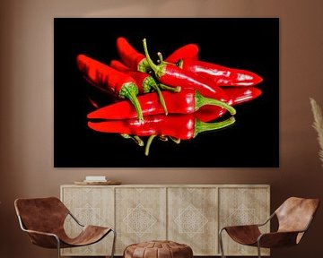 Pepers op zwarte achtergrond