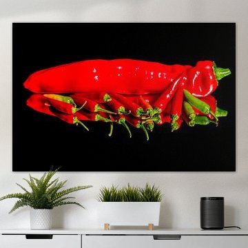 Pepers op zwarte achtergrond