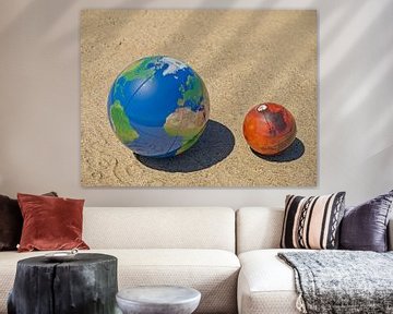 De Aarde en Mars op het strand van Frans Blok - foto's, kunst en andere wanddecoratie
