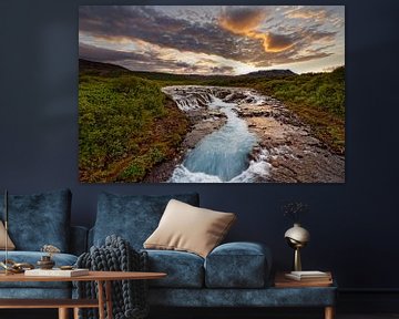 Waterval in een wild landschap na zonsondergang van Ralf Lehmann