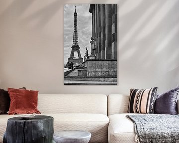 Les statues et la tour Eiffel sur Marcel Kool