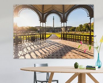 Schlossplatz in Stuttgart bij zonsopgang van Werner Dieterich