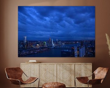 Donkere Wolken boven Rotterdam van Marcel van Duinen