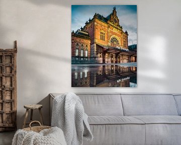 La gare centrale de Groningue après le coucher du soleil