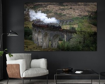Hogwarts Express stoomtrein op het Glenfinnan viaduct in Schotland