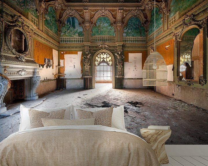 Sfeerimpressie behang: Enorme Kamer in Verlaten Villa. van Roman Robroek