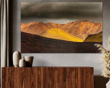 Landschaft mit Vulkan auf Island von Chris Stenger