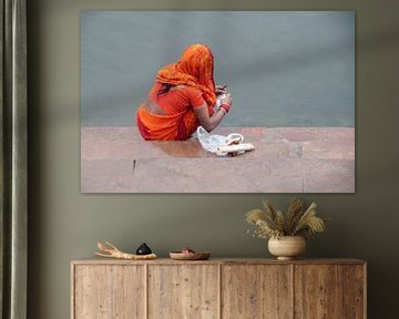 Indiase vrouw bezig met de was. van Dray van Beeck
