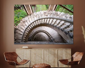Escalier en béton abandonné. sur Roman Robroek - Photos de bâtiments abandonnés