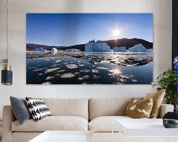 IJsbergen in Røde Ø, Scoresby Sund, Groenland van Henk Meijer Photography