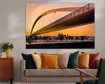 Hoge brug in Maastricht - Gouden uur von Photography by Karim