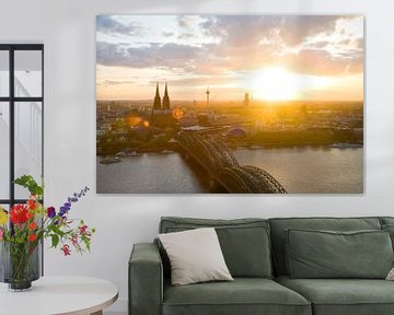 Cologne avec la cathédrale au coucher du soleil sur Werner Dieterich