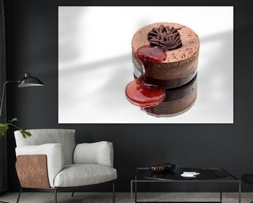Chocolade dessert met aardbeiensaus en de reflectie van Wim Stolwerk