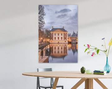 Mauritshuis Den Haag in der Abenddämmerung von Erik van 't Hof