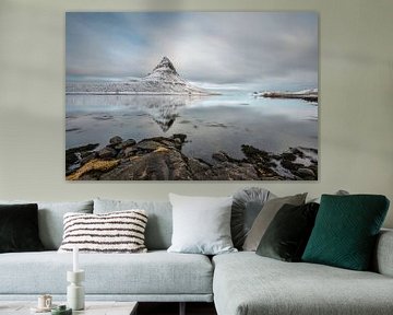 De iconische berg Kirkjufell in IJsland van Gerry van Roosmalen