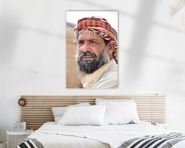 Straatportret van een man uit Dubai van Anouschka Hendriks