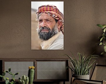 Straatportret van een man uit Dubai van Anouschka Hendriks