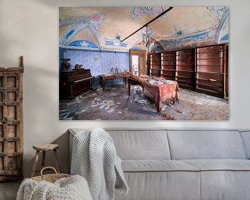 Living Room in Decay. by Roman Robroek